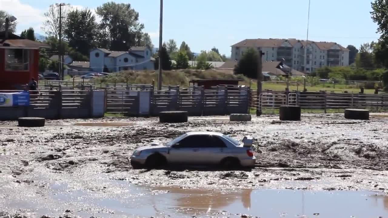 Субару Импреза Wrx Sti в много кал
