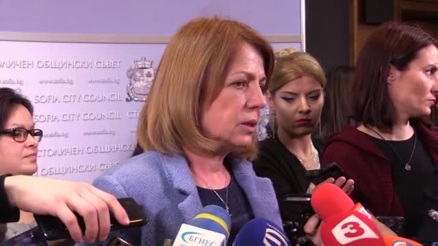 Фандъкова: Възложила съм активно да се почиства снега в София