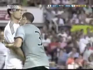 Вижте как Cristiano Ronaldo решава спора си - Голям смяx