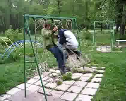 Никола Си Разбива Главата