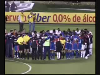 Спиращо кръвта видео ! Футболисти, които са умряли по време на мач !
