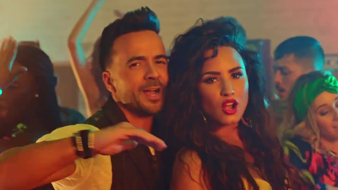 Новият хит! Luis Fonsi, Demi Lovato - Echame La Culpa | Официално видео _ Превод!