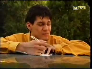 Полицаи Изнудват Шофьор