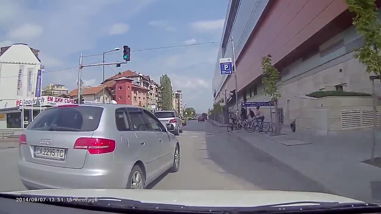 Пълен психопат!