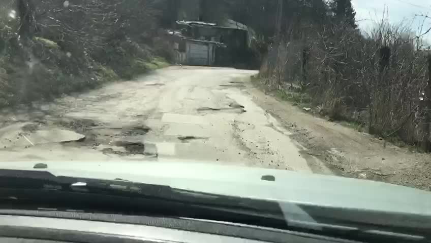 Пътят между Сливница и село Гълъбовци