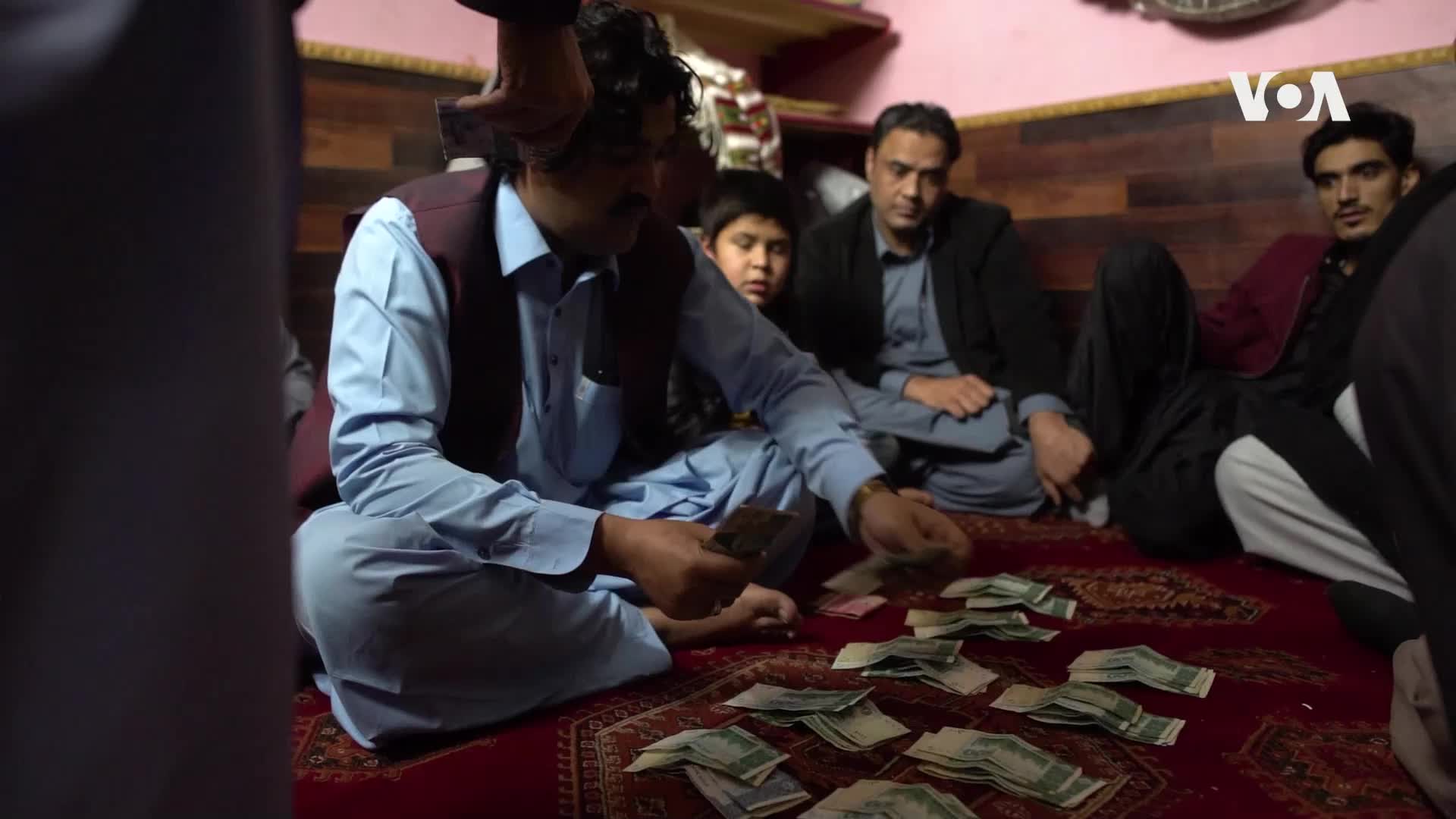 Как талибаните забраниха музиката в Афганистан