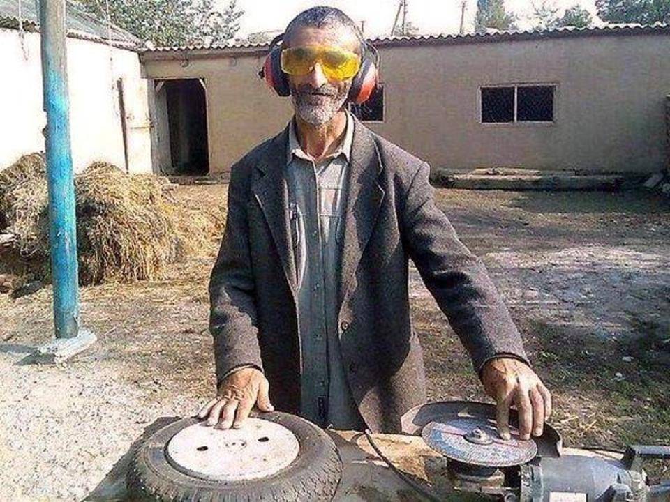 Как да бъдеш добър DJ (Ди Джей / Ди Жей / Пусни музика за 20 лв / Бездарник)