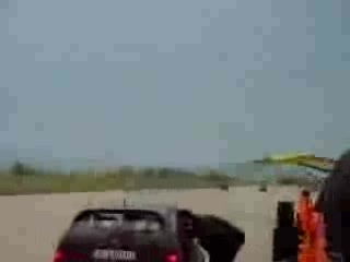 Кола Със Страхотен Тунинг Участва В Гонка