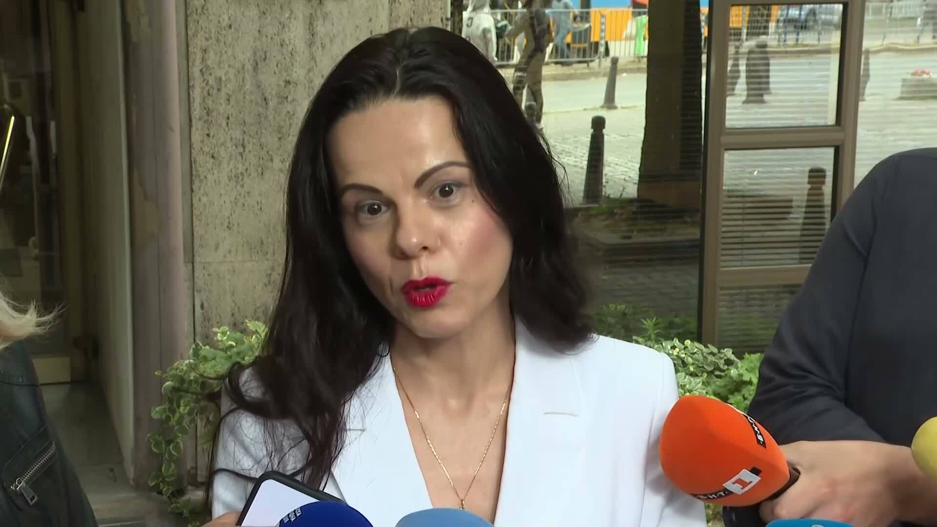 Не са необходими средства от бюджета за детската болница за тази година, обясни здравният министър