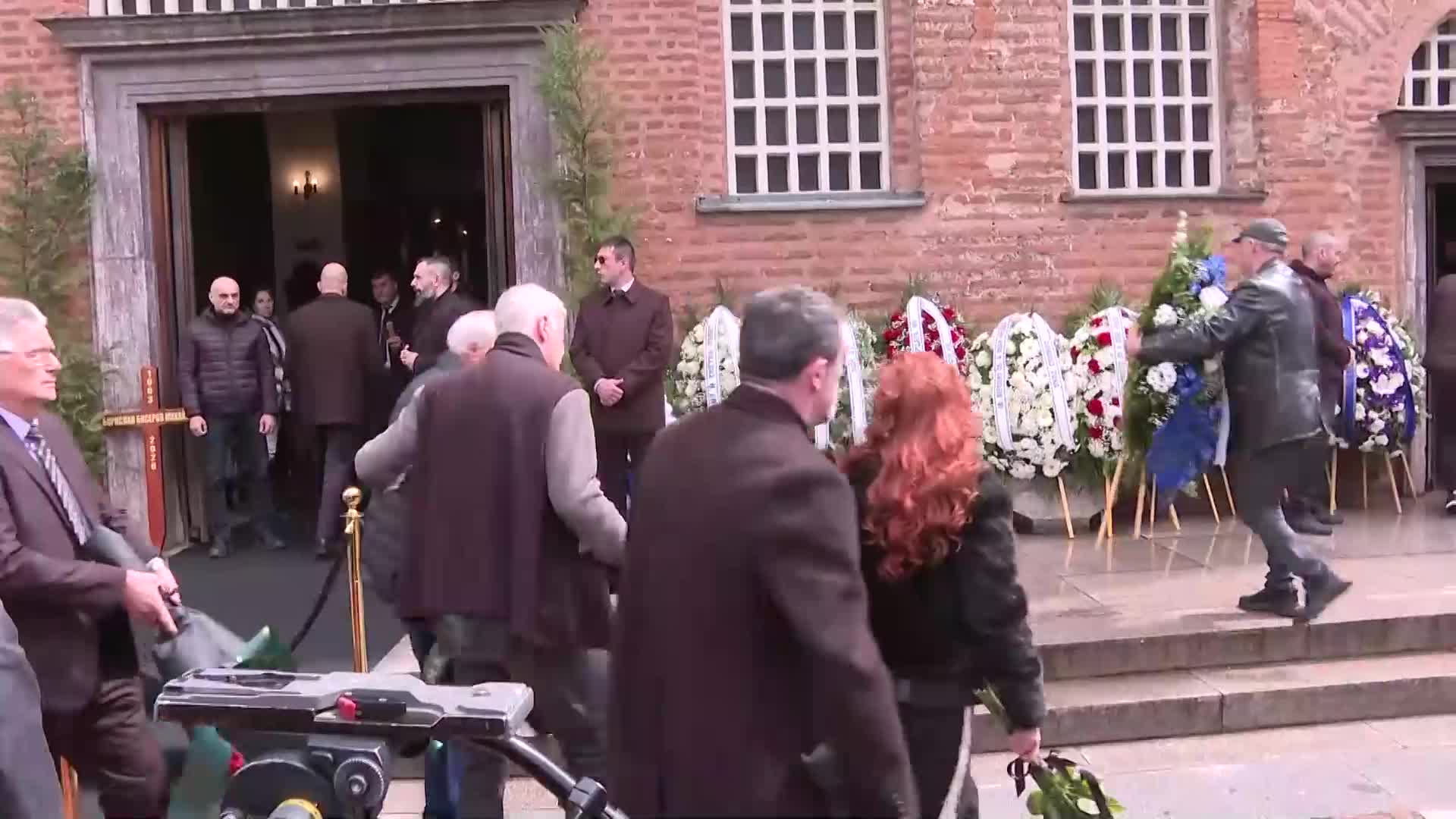 Четвъртите в света пристигнаха на поклонението на Борислав Михайлов