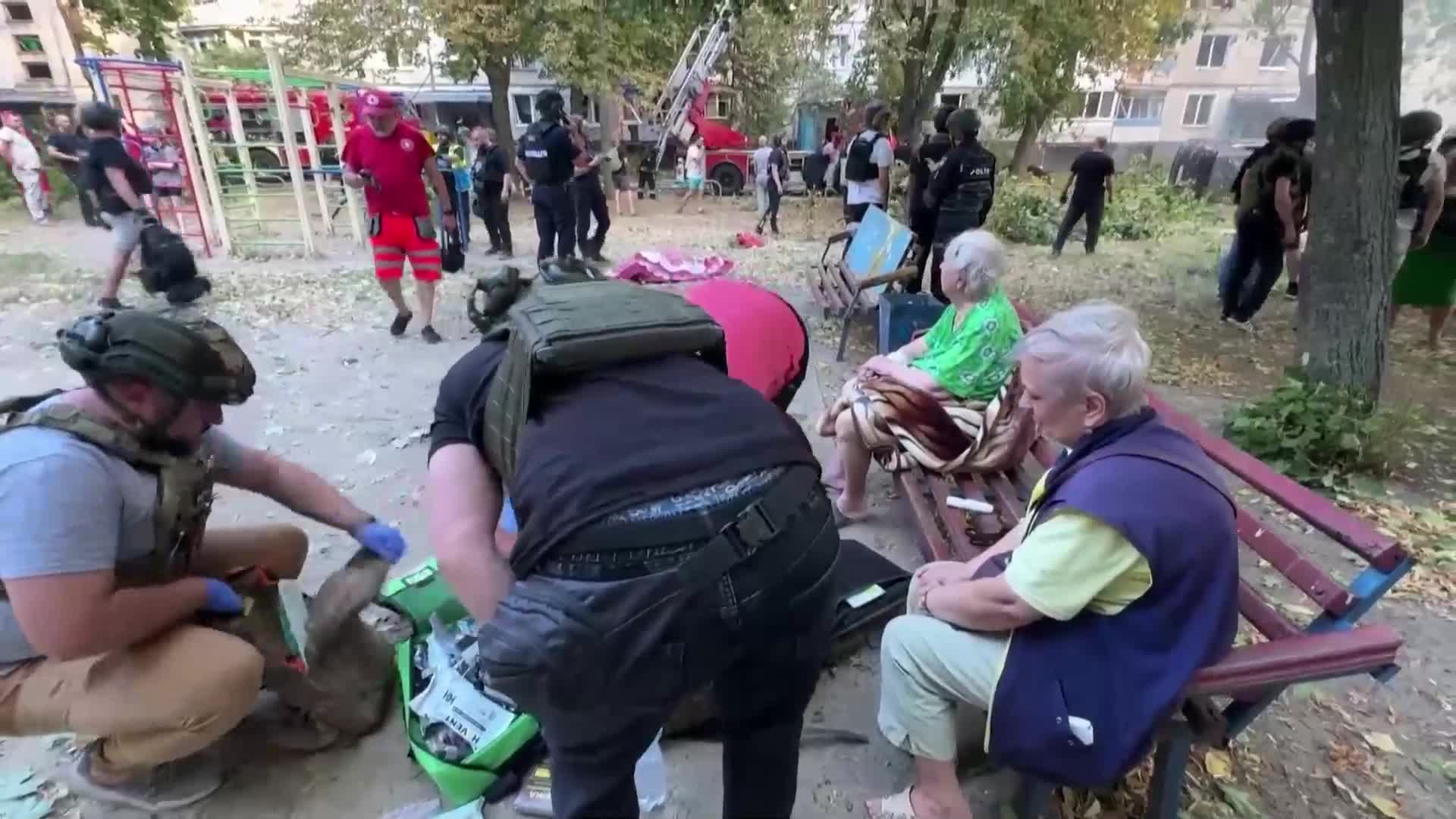 Бомба порази блок в Харков, жертвите има и дете