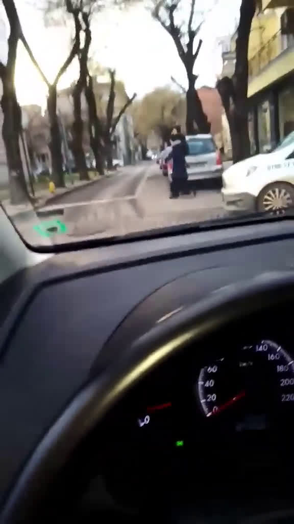 От "Моята новина": Неправилно паркиране или неправилна маркировка?