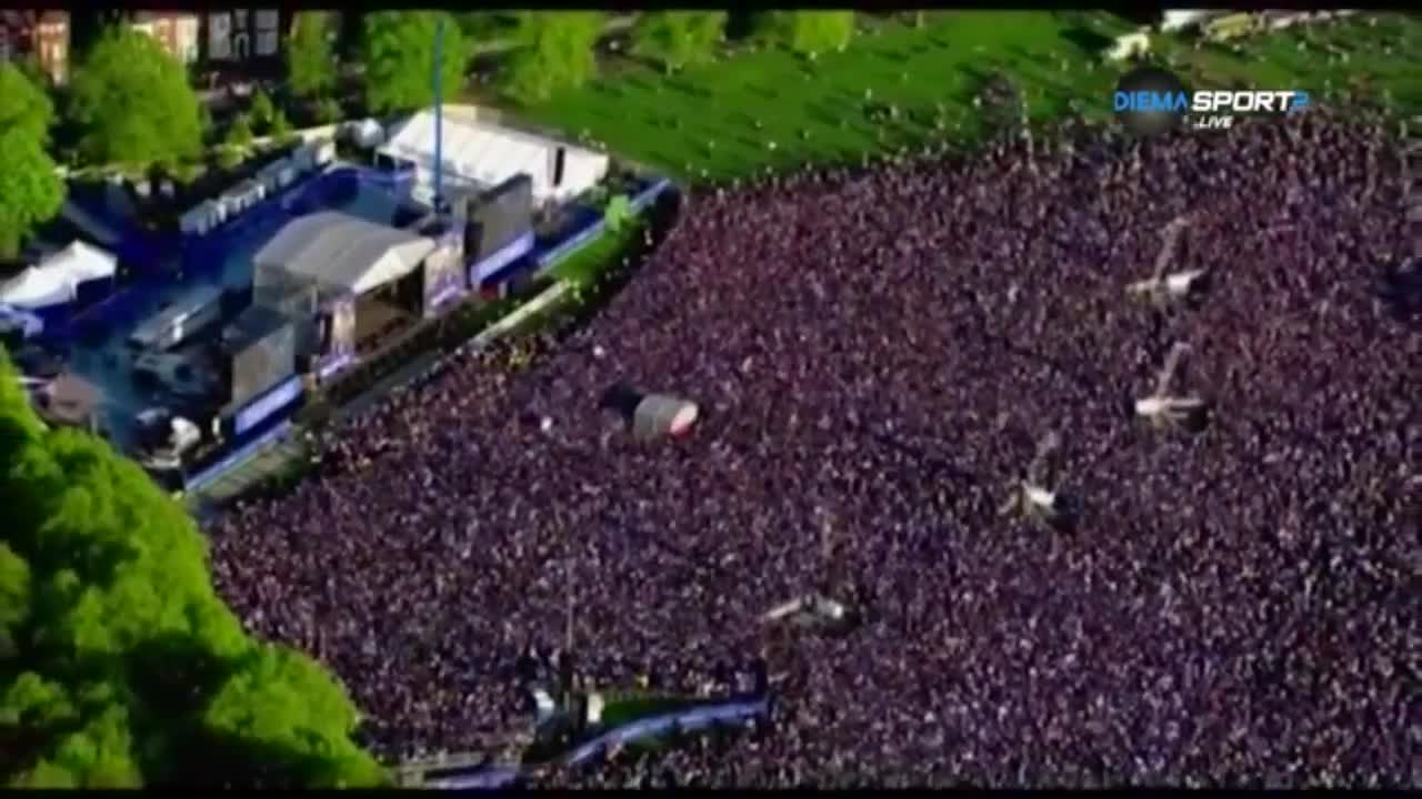 ВИДЕО: Да празнуваш като Лестър
