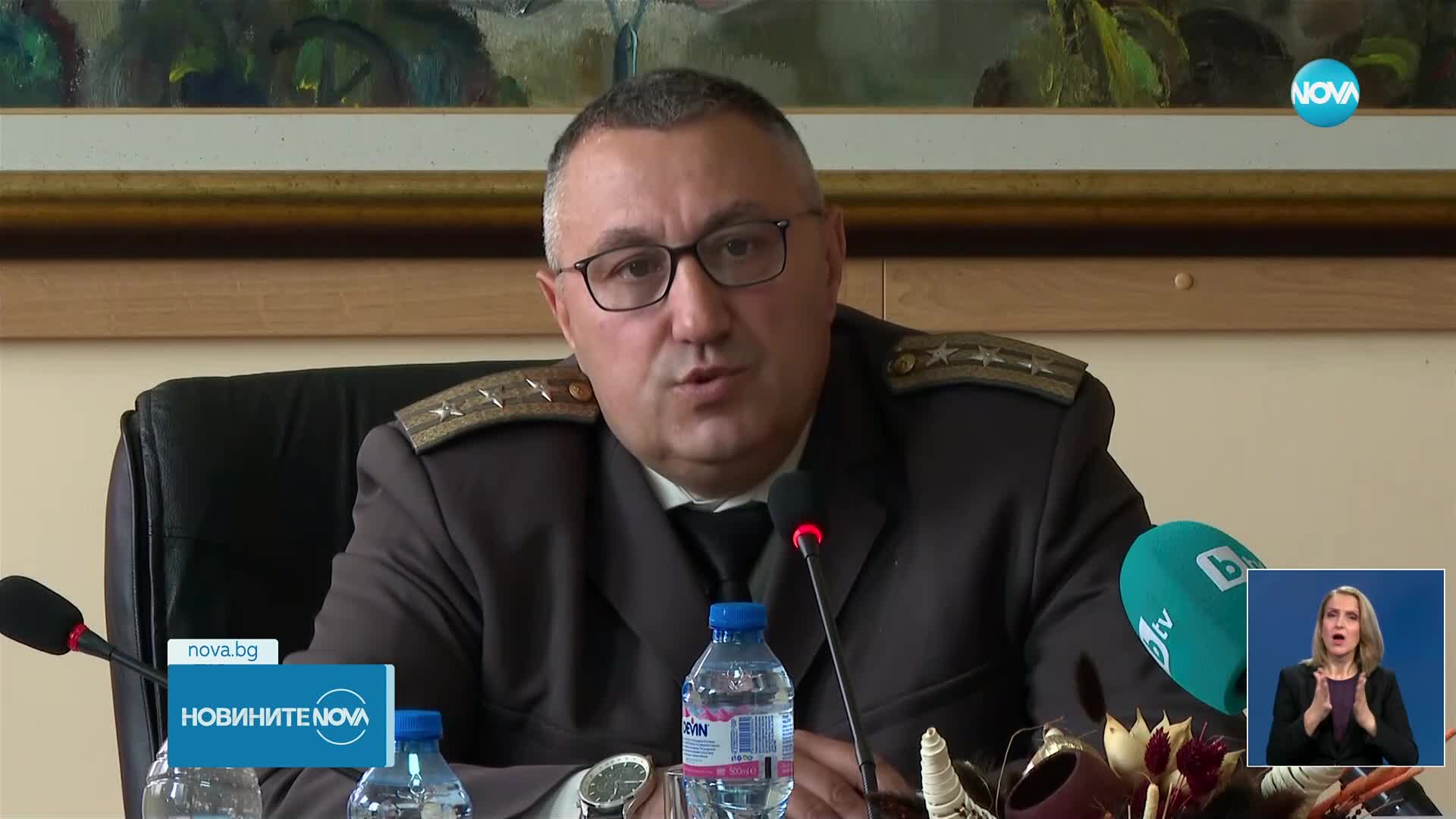 Пожарникари проверяват храмове и църкви в страната преди Великден