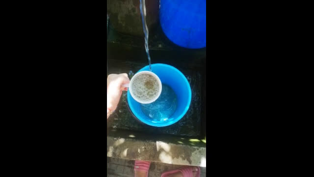 Черна вода в чешмите всеки ден