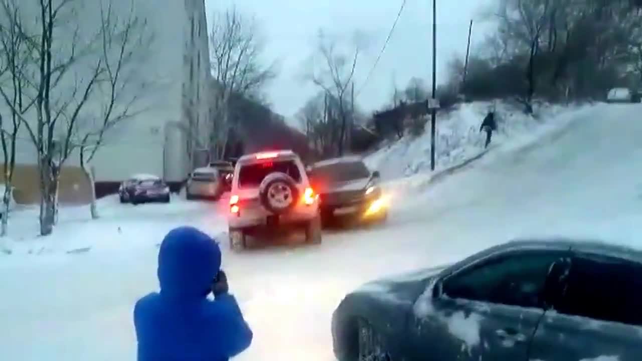Принудителен дрифт в поледица