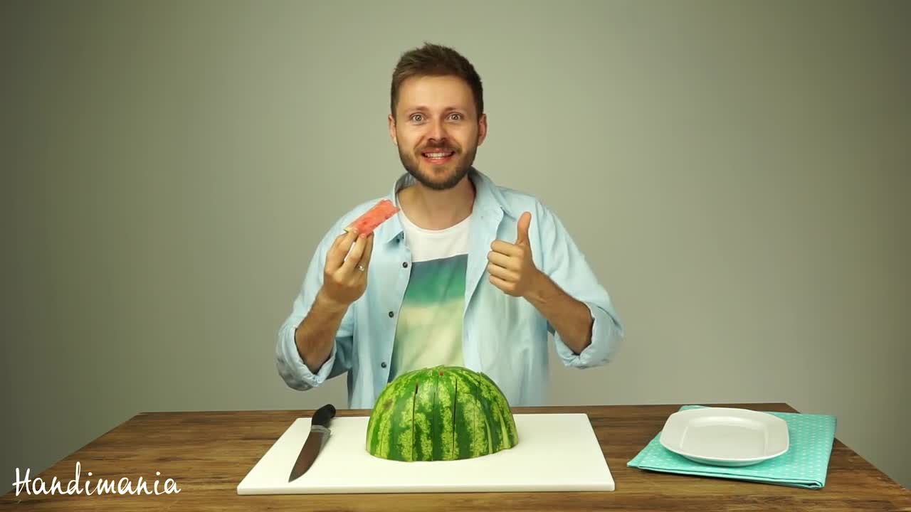 Лесен начин за рязане на диня на парченца