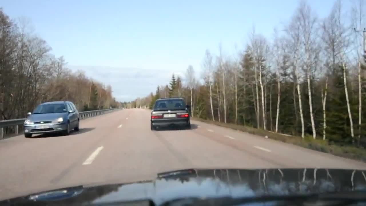 Луд къса гумите на Bmw в движение ! Hd
