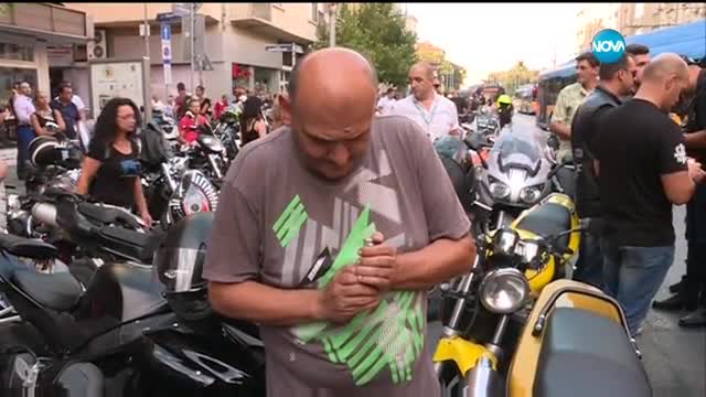 Мотористи отново на протест пред турското посолство в София