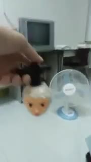 Най-шантавата кукла Елза, която някога ще видите!