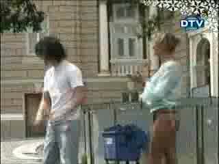 Скрита Камера - Куче Дърпа Поличка