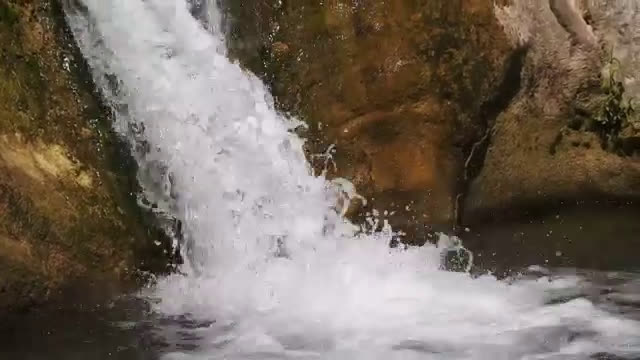 Сред прохладата на водопад Сини вир!