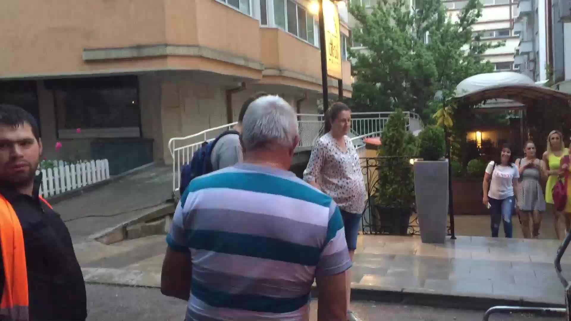 Дупки-капани в елитния столичен квартал "Лозенец"