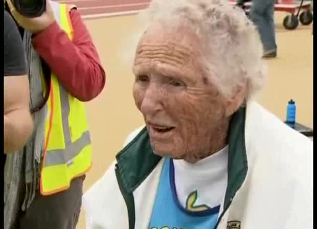 100-годишна баба взе златен медал за хвърляне на гюле