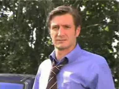 Жена Ходи По Голяма Нужда Зад Автобус...