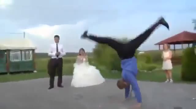 >Това може да се види само на руска сватба