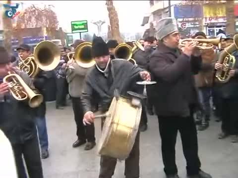 Румънската Сватбарска Музика(мелодични) на Флигорни номер 1 за своя Народ-обичани и почитани-браво:)
