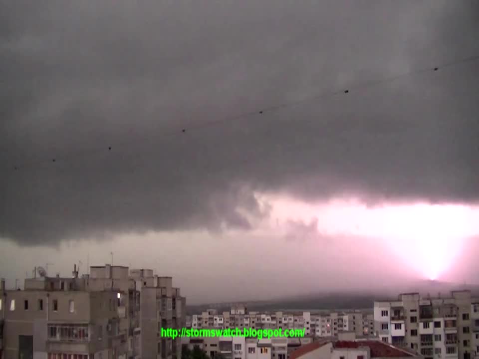 Варна - връхлитането на бурята - timelapse 