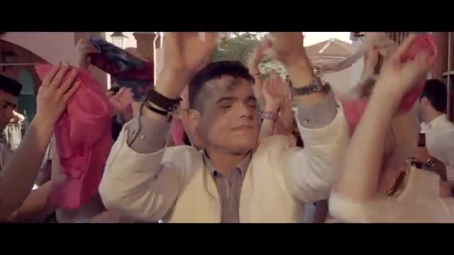 Превод New Giorgos Daskalakis - Ti Travao ( Official Video Clip 2014 )