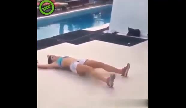 Тази мацка е в Матрицата