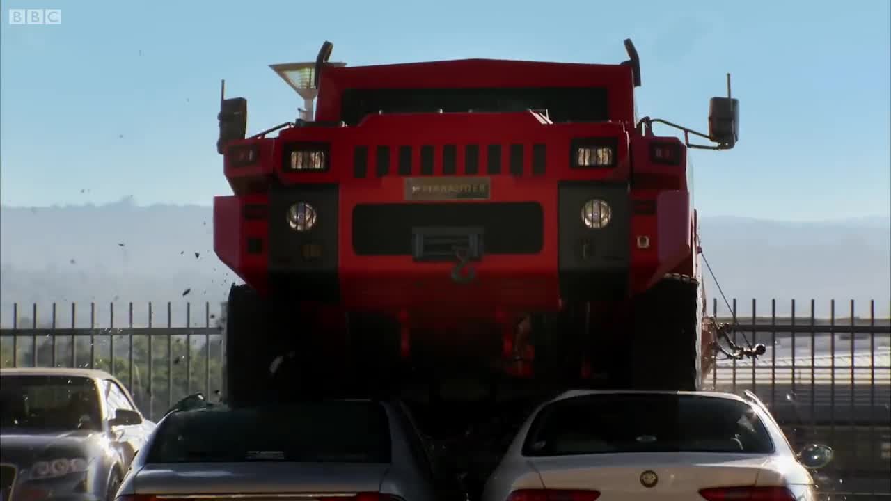Вижте Най-впечатляващата бронирана машина! От Top Gear хубав тест и направиха!