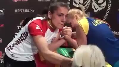 Епическа канадска борба