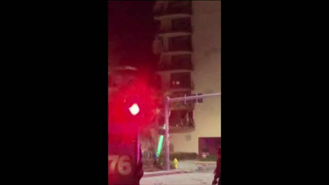 12-етажна жилищна сграда се срути във Флорида, има жертва и ранени