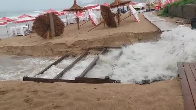 "Моята новина": Плажът в Приморско