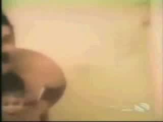 Скрита Камера В Банята - Смех