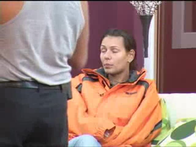 Big Brother 4 - Константин набеден за лакомник от Жени 02.11
