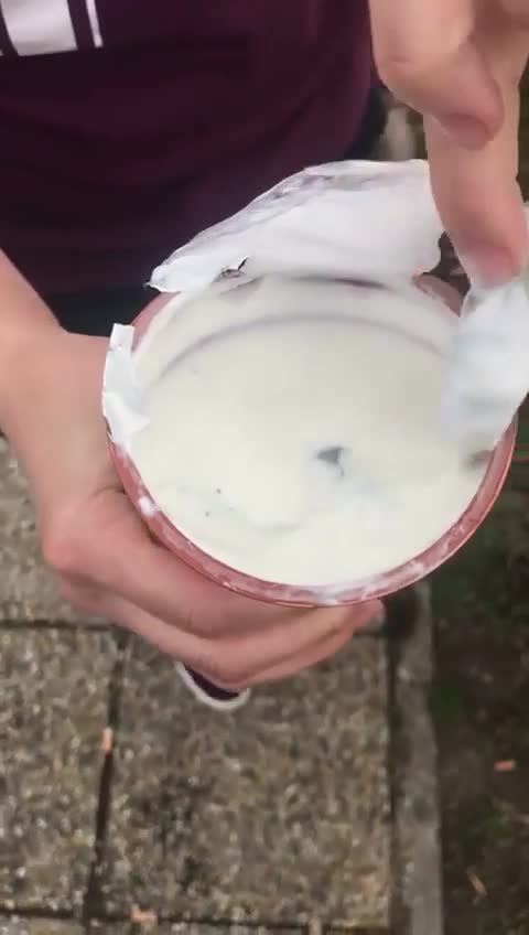 Кисело мляко с добавка