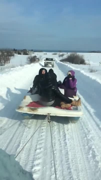 Снежни забавления...с водно колело