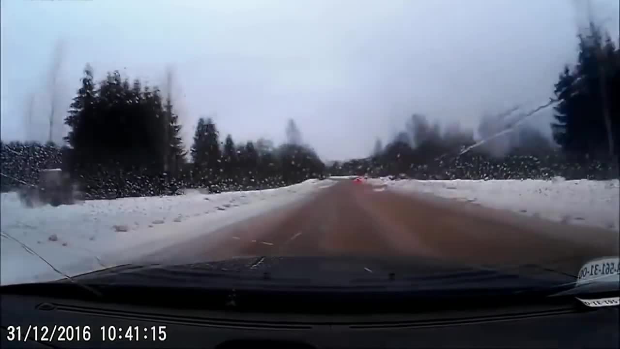 Шофьорка ,която не прояви грам страх в жесток момент на пътя!