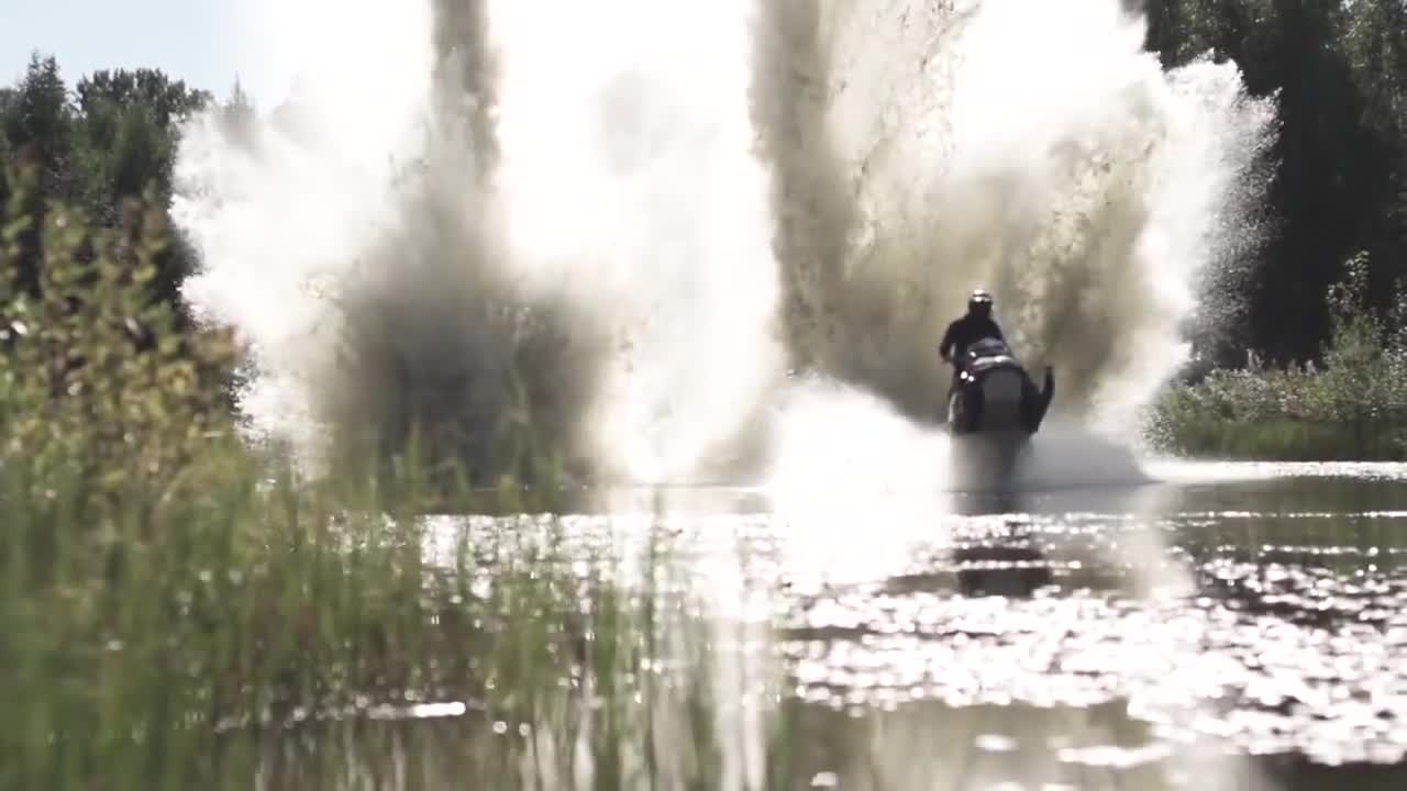 Страхотни stunt умения с моторна шейна