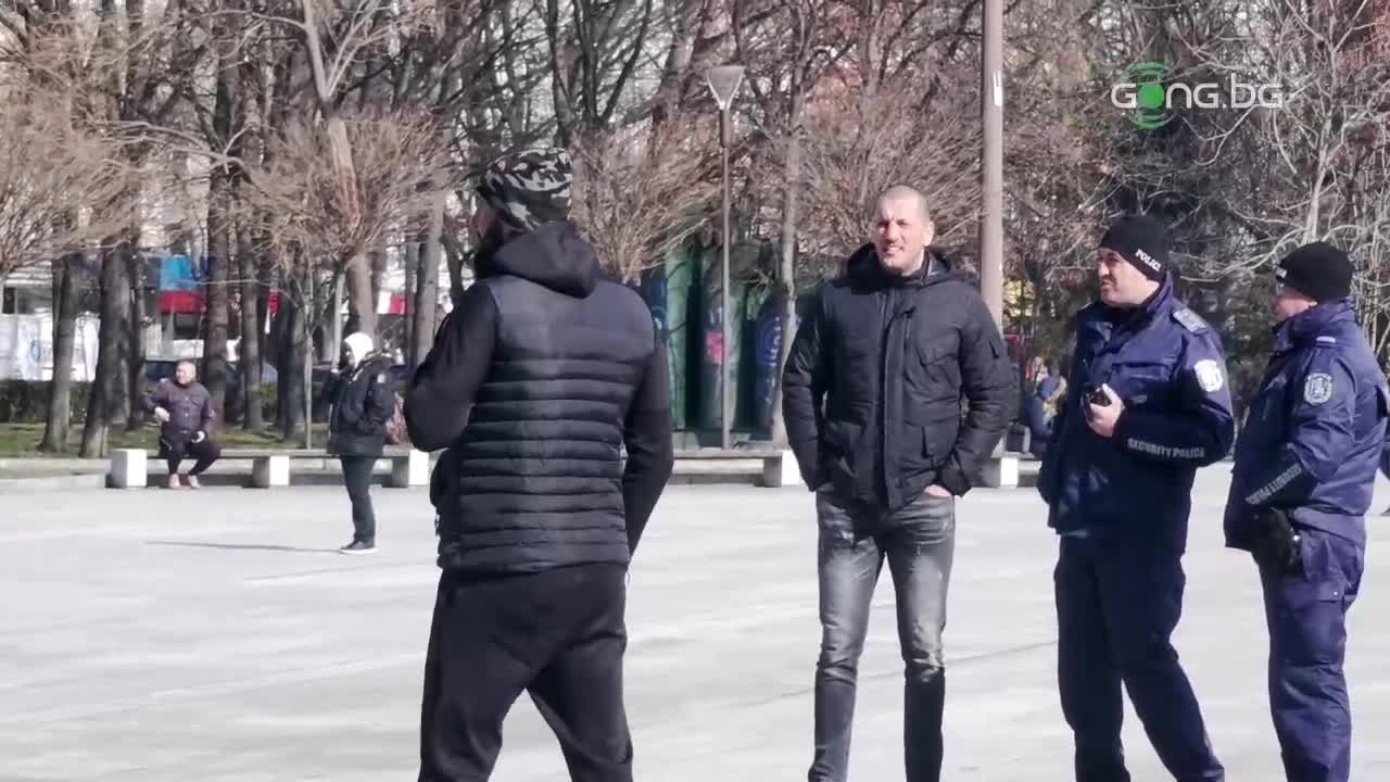 Фенове на ЦСКА се събират пред НДК