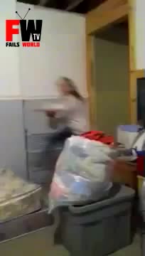 Тъпа, тъпа, колко да е тъпа !!?
