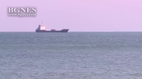 Екипажът на български кораб е с COVID-19, човек на борда е починал
