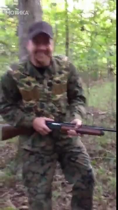 Вижте какви ги върши тази катерица!