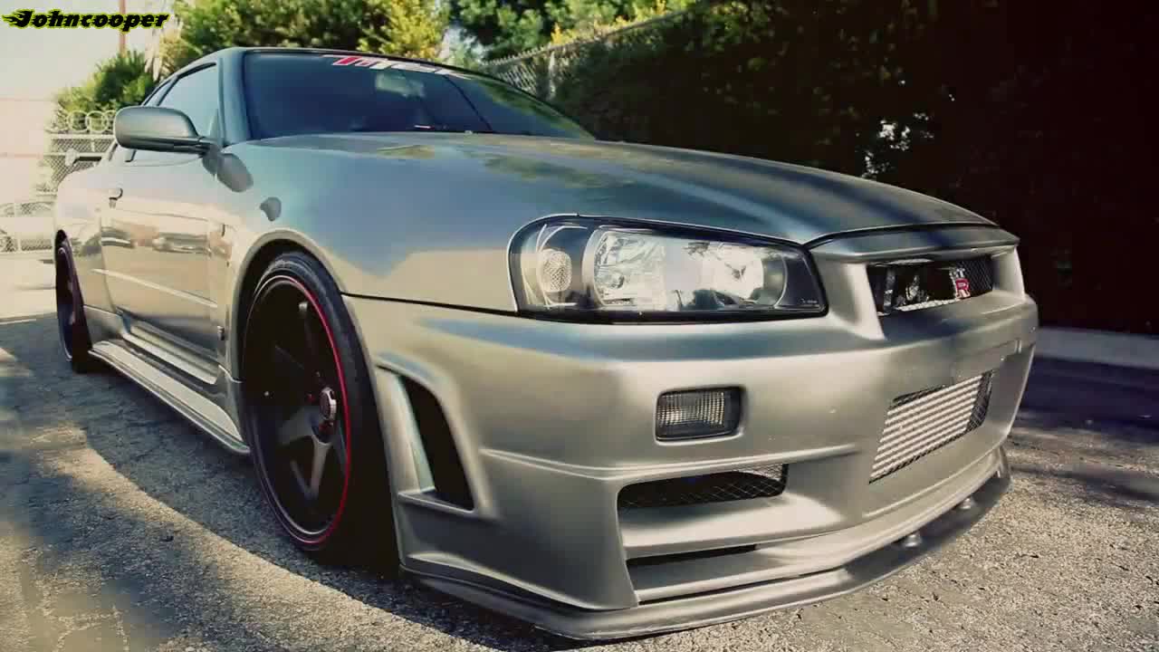 Оправдава името си Skyline