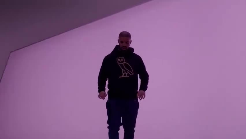 Drake се разбива - "назад, назад, моме Калино"